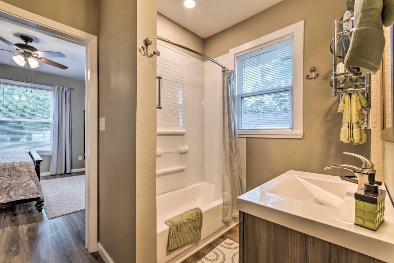 Remodeled Downtown Hot Springs Home With Porch 외부 사진