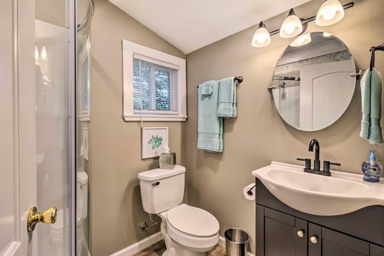 Remodeled Downtown Hot Springs Home With Porch 외부 사진